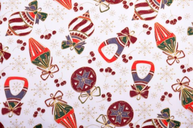 Vianočná látka z bavlny v jemnej smotanovej farbe s potlačou vianočných ozdôb 12717/051