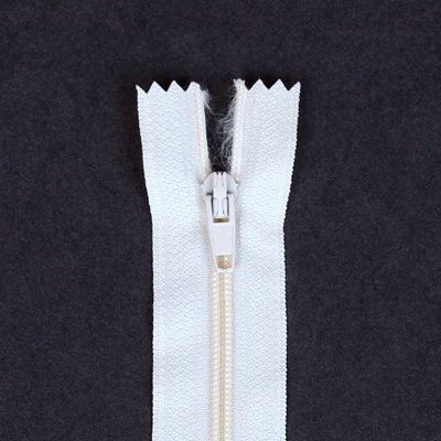 Špirálový delený zips v bielej farbe I-3C0-R30-101