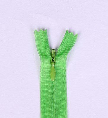 Skrytý zips svetlo zelený 18cm I-3W0-18/238