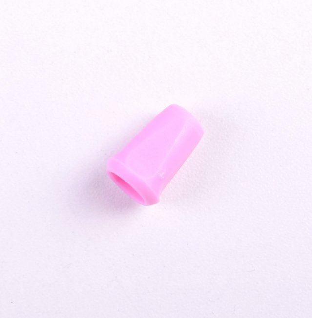 Plastová koncovka na šnúrky v ružovej farbe K-B10-1480-138