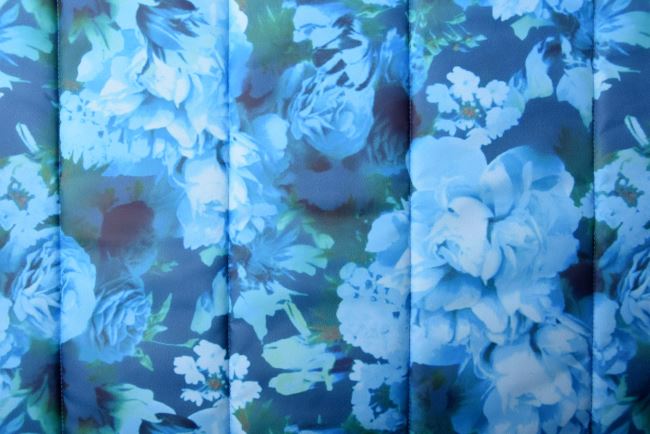 Prešitie v modrej farbe s digitálnou kvetinovou potlačou a odzobným prešitím PL-NL-406