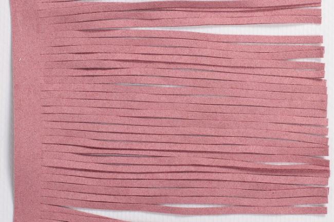 Semišové strapce v staroružovej farbe TR001