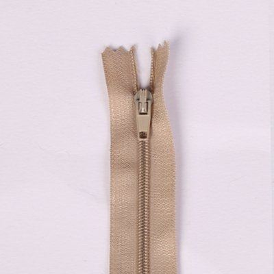 Špirálový zips vo farbe béžovej 18cm I-3C0-18-308