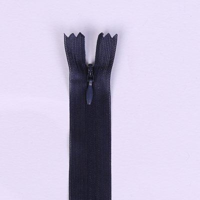 Skrytý zips tmavo modrej farby 35cm I-3W0-35-330