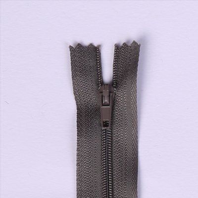 Špirálový zips šedej farby 16cm I-3S0-16-319