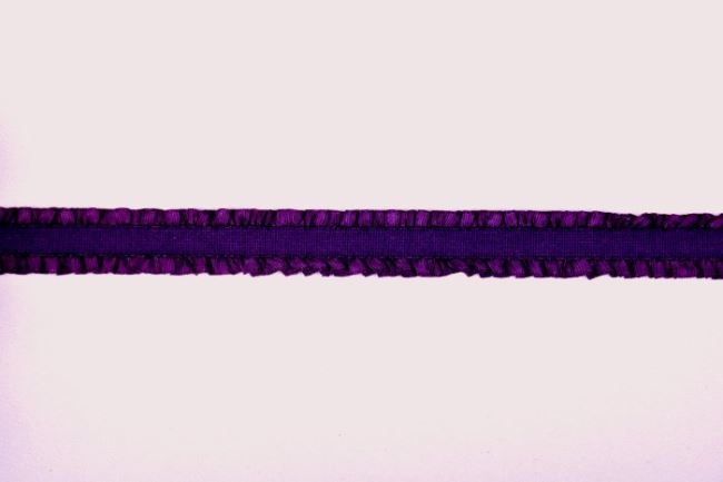 Lemovacia guma s volánmi v sýto fialovej farbe o šírke 1,2 cm 43518