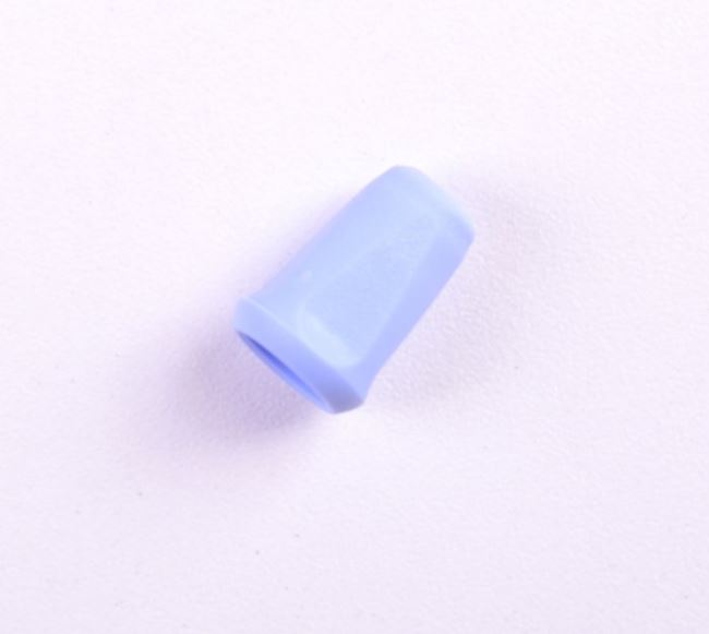 Plastová koncovka na šnúrky vo svetlo fialovej farbe K-B10-1480-184