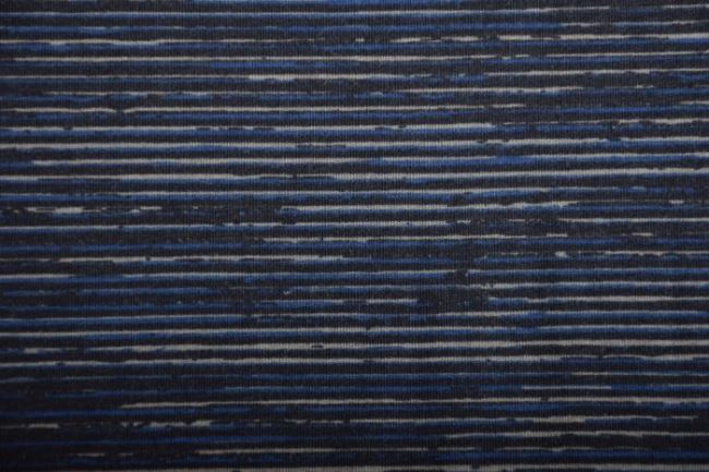 Viskózový úplet v tmavo modrej farbe s jemnou prúžkou AC028