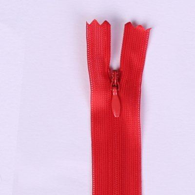 Skrytý zips červenej farby 45cm I-3W0-45-148