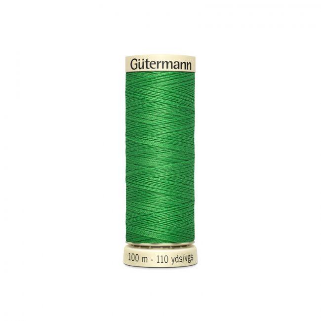 Univerzálna šijacia niť Gütermann v zelenej farbe 833