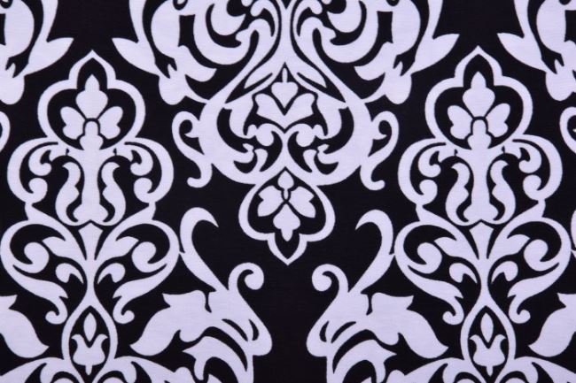 Strečový úplet v čiernej farbe so vzorom ornamentov 2302/069