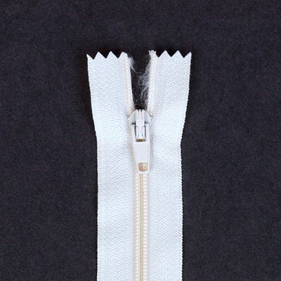 Špirálový zips v bielej farbe 14cm I-3C0-14-101