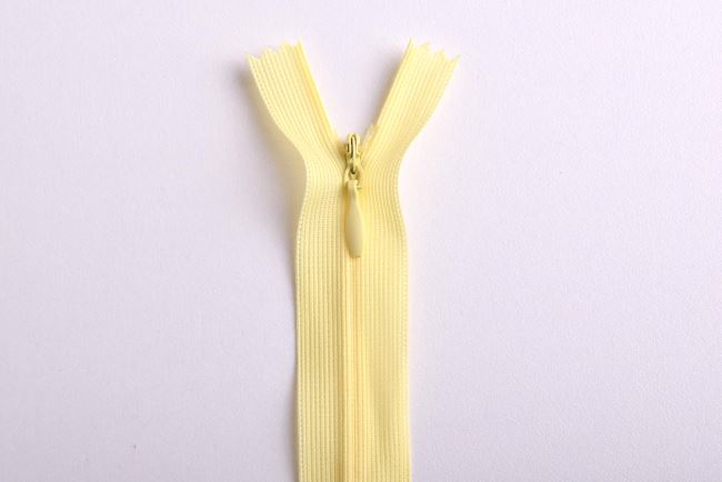 Skrytý zips vo svetlo žltej farbe 20cm I-3W0-20-107