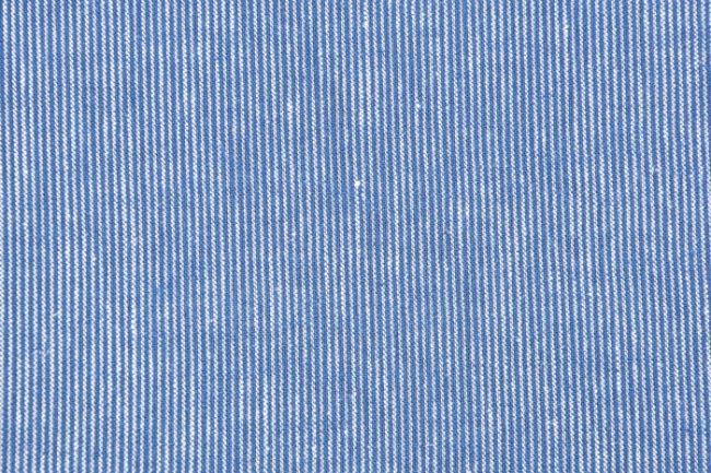 Bavlna s ľanom s tkanou jemnou modrou prúžkou 130753.0802