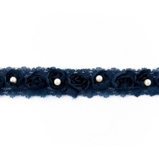 Čipka v tmavo modrej farbe s ružičkami a perličkami 41647