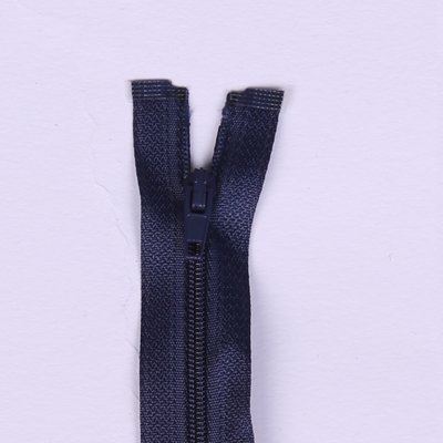 Špirálový delený zips tmavo modrý 30 cm I-3C0-R30-330