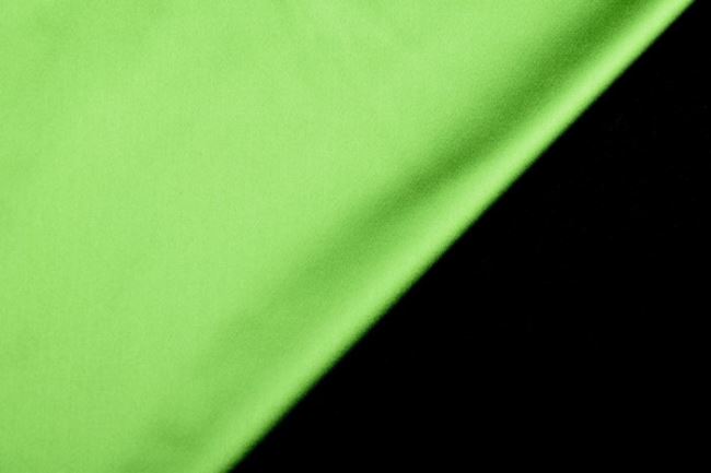 Korzetový satén v hráškovo zelenej farbe SA178