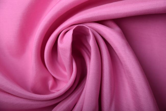 Viskózová látka s prímesou bavlny vo svetlo ružovej farbe Q195