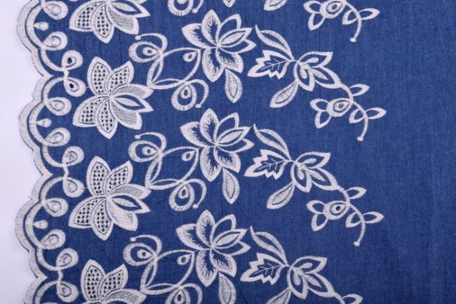 Džínsovina v modrej farbe s vyšitými kvetmi 11009/003