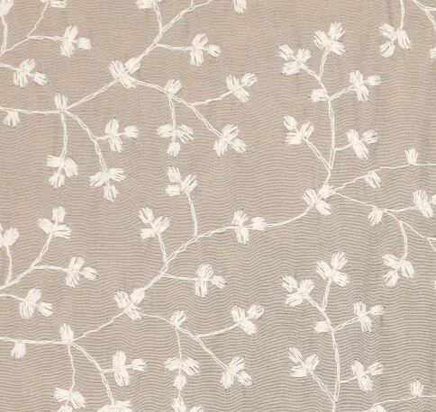 Jemná látka v béžovej farbe s vyšitými kvetmi 19604/172
