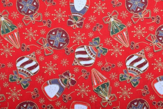 Vianočná látka z bavlny v červenej farbe s potlačou vianočných ozdôb 12717/015