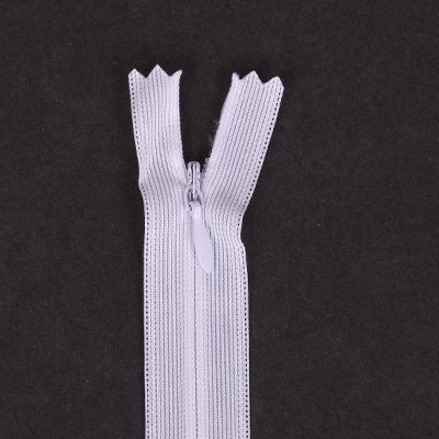 Skrytý zips v bielej farbe 20cm I-3W0-20-101