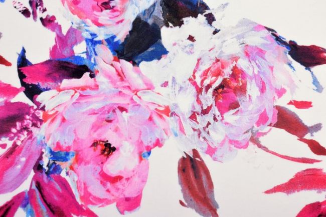 Viskózový úplet v smotanovej farbe s potlačou maľovaných kvetín 04590/6521