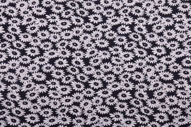 Viskózový úplet v čiernej farbe s bielymi kvetmi 87759/042