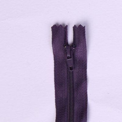 Špirálový zips vo fialovej farbe 18cm I-3C0-18-196