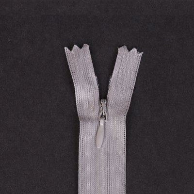 Skrytý zips šedej farby 45cm I-3W0-45-310
