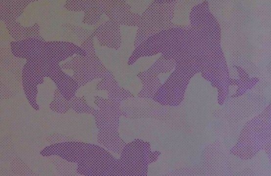 Šusťákovina s reflexným vzorom vtáčikov vo fialovej farbe 132.691/5024