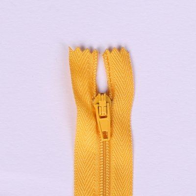 Špirálový zips vo farbe žltej 18cm I-3C0-18-111