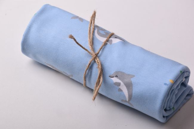 Rolka bavlneného úpletu v modrej farbe s potlačou delfínov RO19578/003