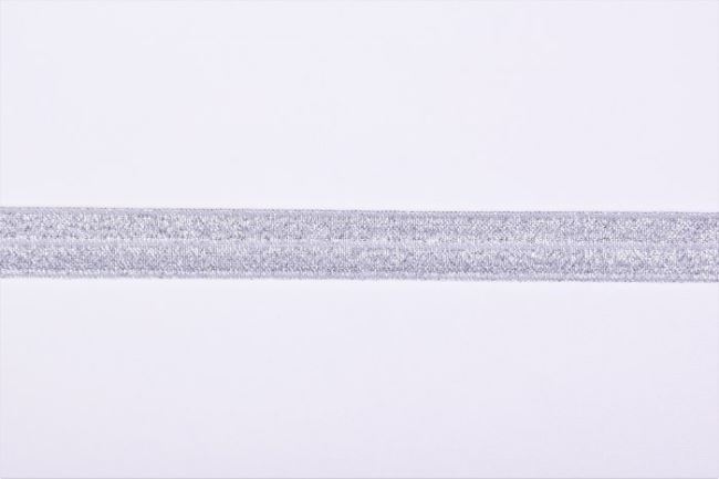 Strieborná lemovacia gumička 1,5 cm 41084