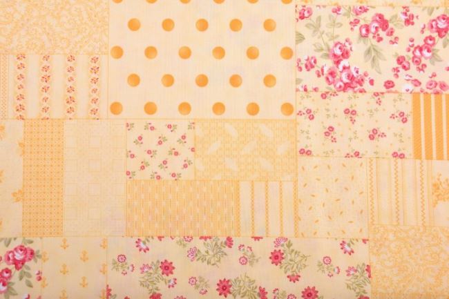 Americká bavlna na patchwork z kolekcie 3 Sisters s patchwork vzorom žltej farby 4406015