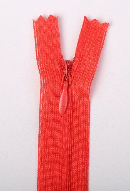 Skrytý zips červeno-oranžovej farby 45cm I-3W0-45-627