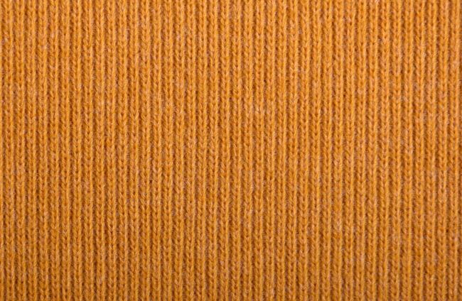 Počesaná melírovaná pletenina v horčičnej farbe 201740.5010