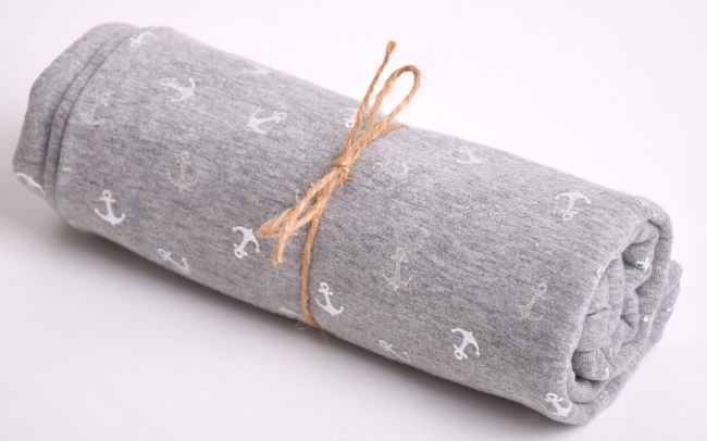 Rolka bavlneného úpletu v šedej farbe s fóliovou potlačou kotvičiek RO16516/063