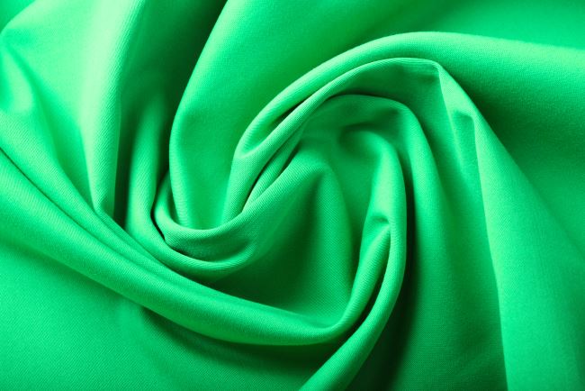 Bavlnený strečový satén v zelenkavej farbe Q1041