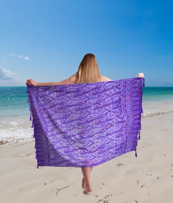 Pareo/sarong z Bali s kokosovou sponou vo fialovej farbe s abstraktnou potlačou BALI71