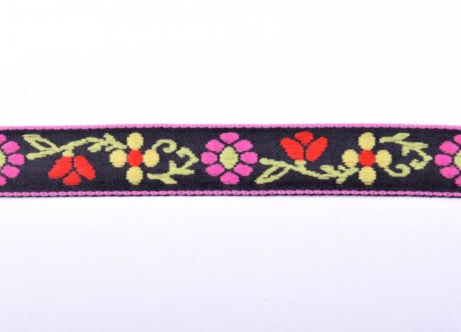Ozdobná tkaná stuha v čiernej farbe s kvetmi 30115
