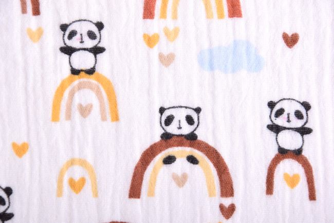 Mušelín v smotanovej farbe s potlačou pandy a dúhy 182569