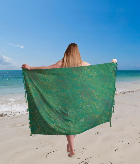 Pareo/sarong z Bali s kokosovou sponou s batikou v zelenej farbe s potlačou listov BALI115