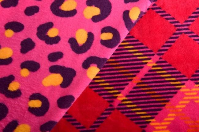 Obojstranný wellness fleece v ružovej farbe so vzorom 133.179.0003