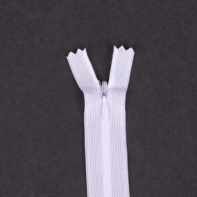 Skrytý zips bielej farby 45cm I-3W0-45-101