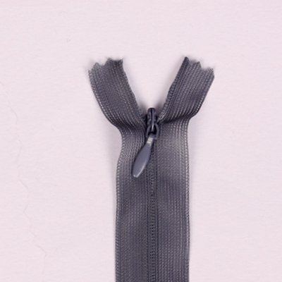 Skrytý zips šedej farby I-3W0-45-319