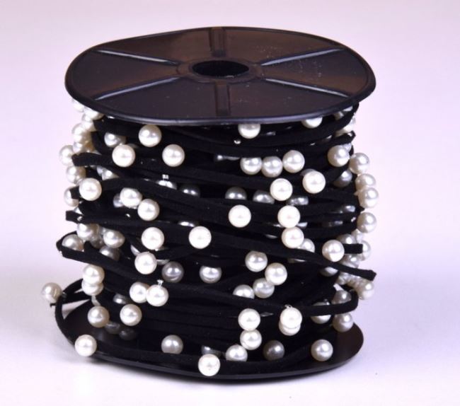 Ozdobný prúžok v čiernej farbe s perličkami 44311