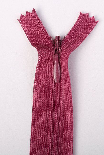 Skrytý zips vo fialkovej farbe 45cm I-3W0-45-640