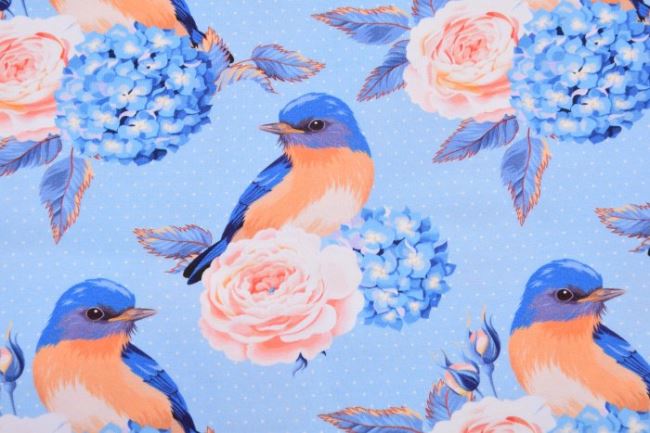 Bavlnený úplet v modrej farbe s digitálnou potlačou kvetín a vtáčikov 62327