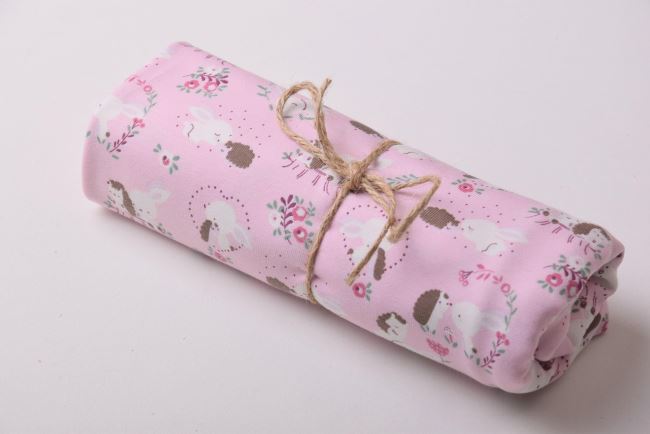 Rolička bavlneného úpletu v ružovej farbe s potlačou zvieratiek RO19558/012